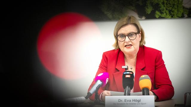 Tipps von der Innensenatorin: Bedrohung und Angriffe - Wie sich Bürger wappnen sollten