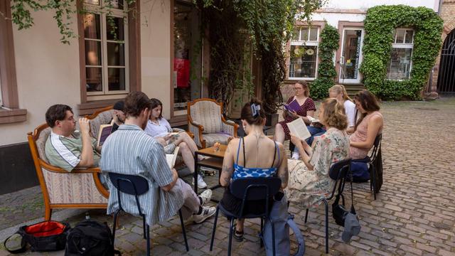 Kultur: In Stille und doch nicht allein - Lesen in Gemeinschaft