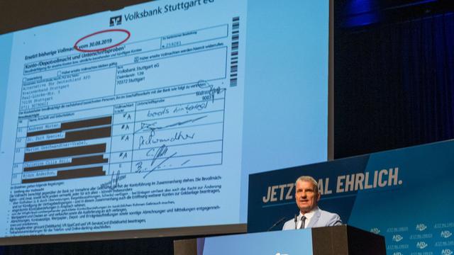 Rückendeckung auf Parteitag: Finanzskandal: AfD bestätigt Amtsenthebung von Kreisvorstand