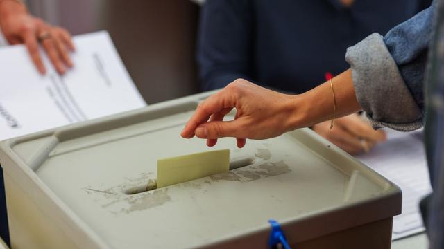Bild: Kommunalwahl: «Freie Sachsen» vs. CDU - Aue wählt neuen Oberbürgermeister