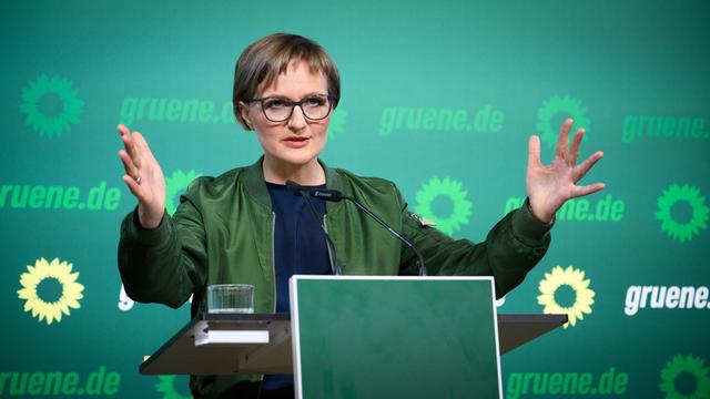 Schattenflotte: Grünen-Chefin fordert: Putins Schattenflotte festsetzen