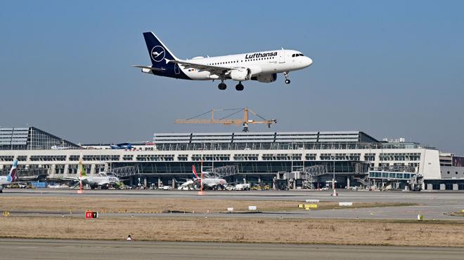 Flug nach Venedig: Eine Lufthansa-Maschine musste in Stuttgart zwischenlanden. (Archivbild)