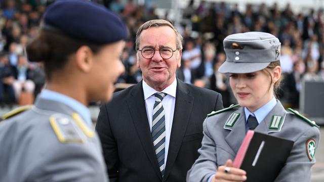 Bundeswehrtag: Pistorius lobt Bürgerinteresse bei Bundeswehr-Tag