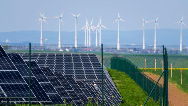 Leuchtturmprojekt: Neuer Park - Wind- und Solarenergieanlage