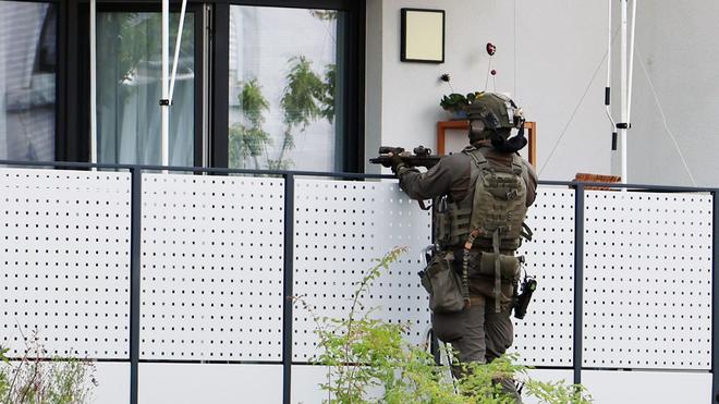 Polizeieinsatz: Die Hintergründe der Auseinandersetzung waren zunächst unbekannt. (Symbolbild)