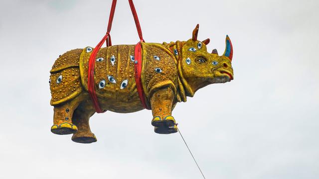 Kunst im öffentlichen Raum: Nashornskulptur kehrt auf das Fl