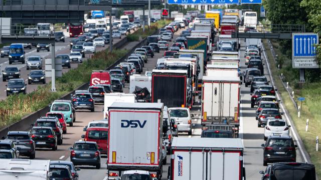 Pendler leiden: Sperrungen und Staus machen Autofahren in Rh