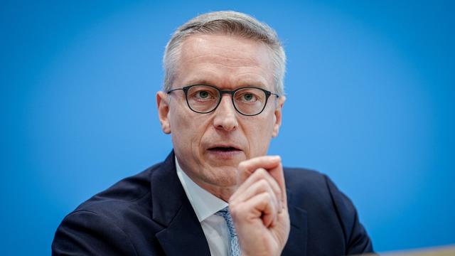Telekommunikation: Staat und Wirtschaft schließen Milliarden