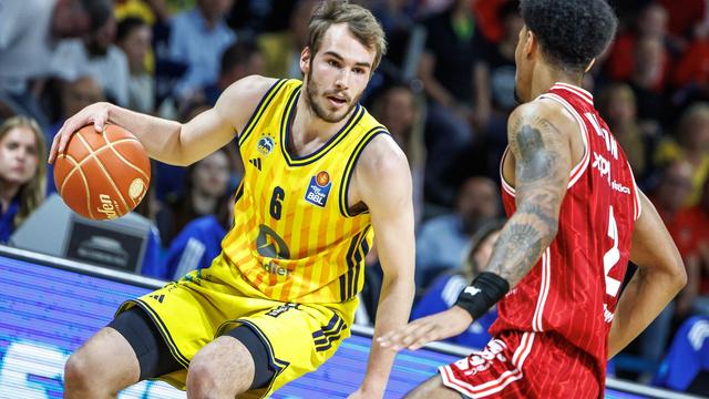 Basketball-Bundesliga: Alba Berlin deklassiert Bamberg und s