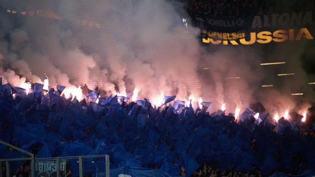 Nach Pyro-Eklat: Fan-Vergehen kosten den HSV 153.000 Euro