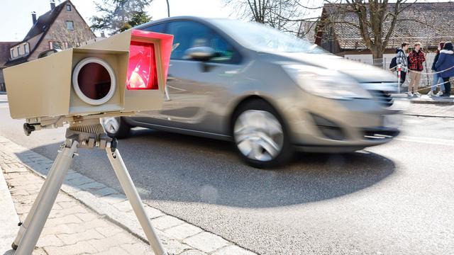 Straßenverkehr: Mit 115 km/h durch die 50er-Zone i
