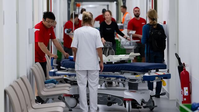 Gesundheit: Münchner Klinik zieht im laufenden Betrieb um