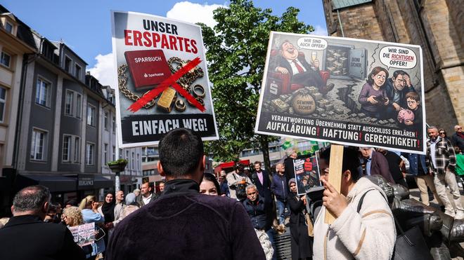 Schadenersatz-Forderungen: Die Rechtsstreitigkeiten zwischen Geschädigten und Sparkasse dürften sich lange hinziehen. (Archivbild)