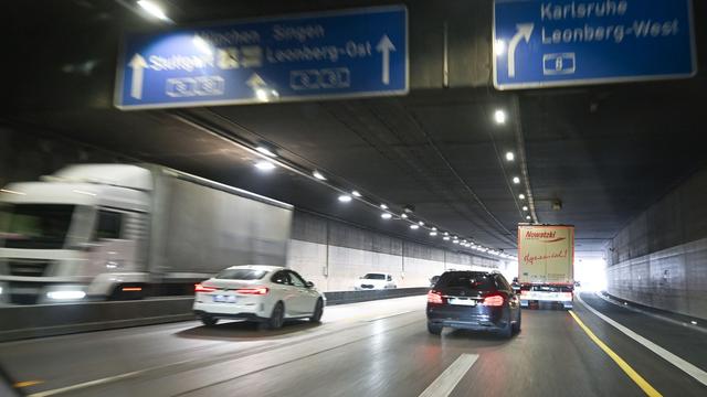 Nach großem Brand und Staus: Je drei Spuren im Engelbergtunn