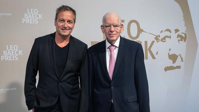 Leo-Baeck-Preis: Zentralrat: Nuhr entlarvt «Doppel