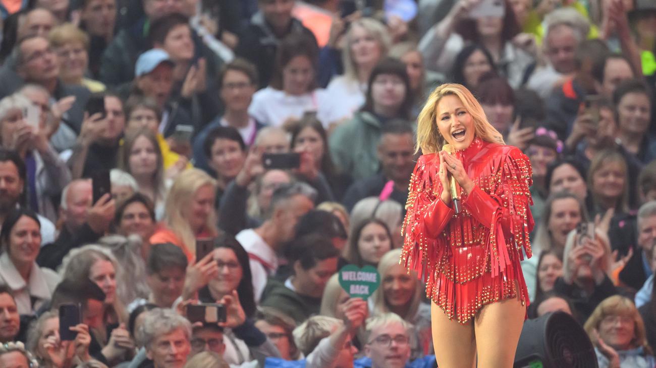 20 Jahre Bühnenkarriere: «Atemlos»: 35.000 Fans bei Helene Fischers Tourauftakt