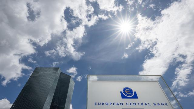 Geldpolitik: Gestiegene Inflation: EZB hebt Zinsen erstmals 