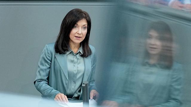 Bundestag: Neustart oder Kostenfalle? Debatte um neues Heizg