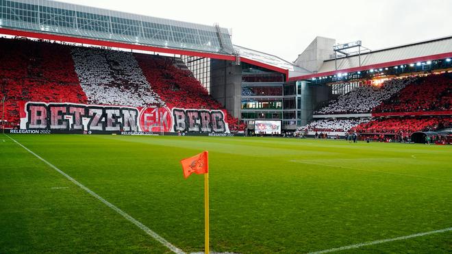 2. Bundesliga: Thierry Tazemeta spielt künftig im Fritz-Walter-Stadion. (Archivbild)