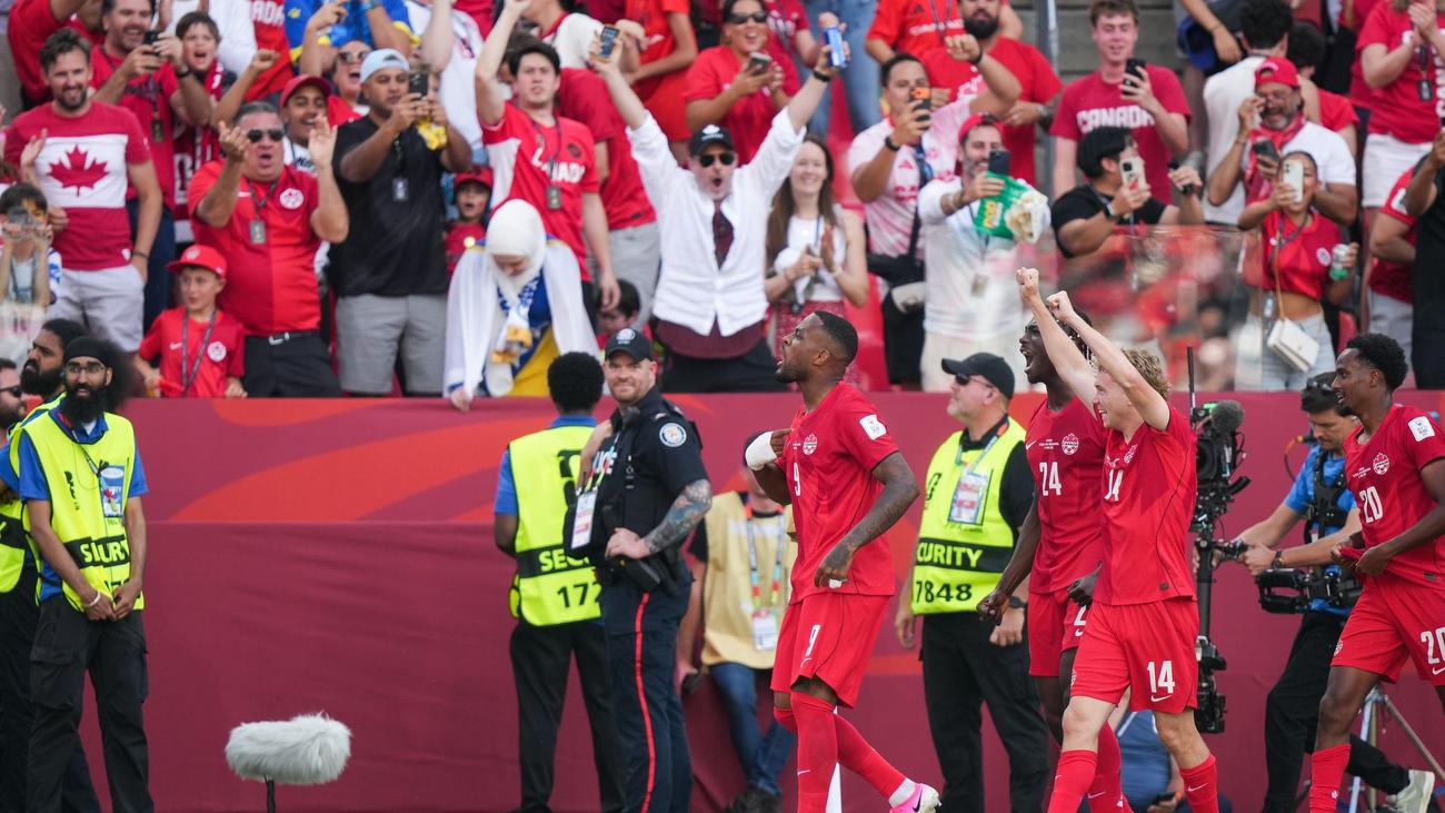 Fußball: Kanada holt ersten WM-Punkt überhaupt - 1:1 gegen Bosnien