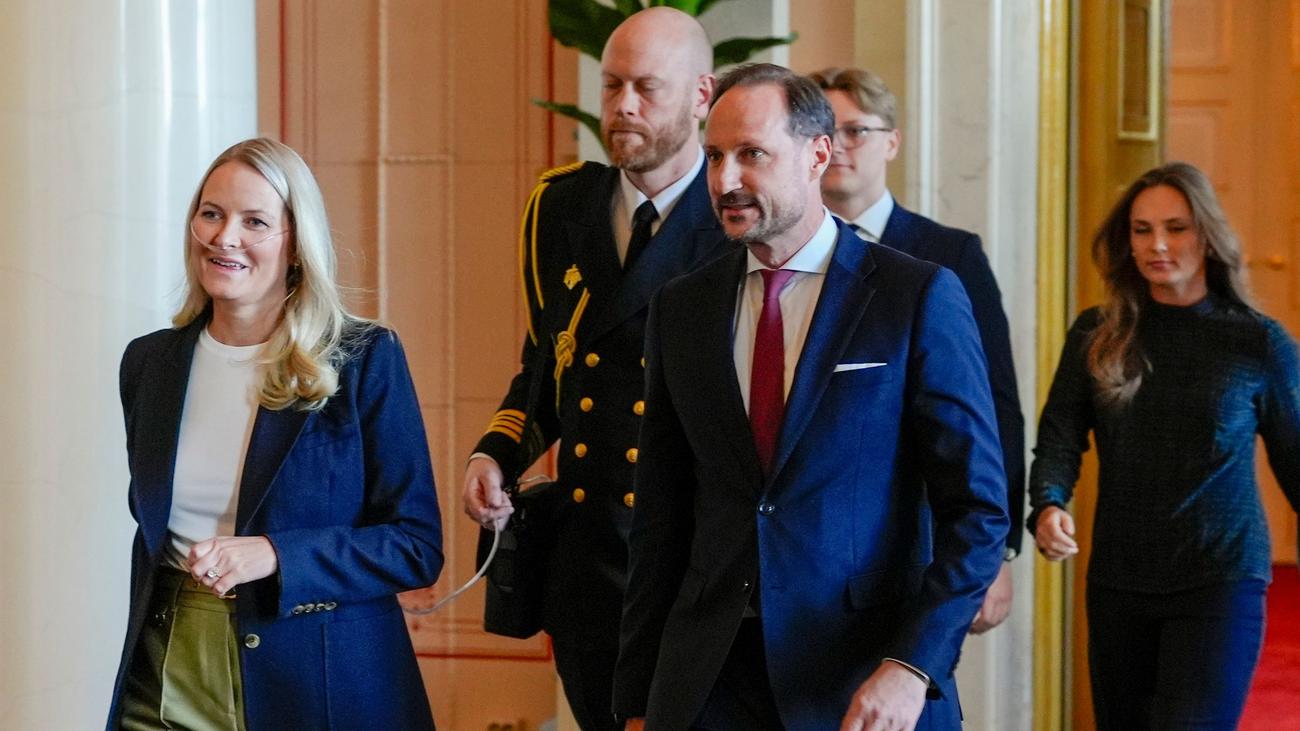 Norwegen: Kronprinz Haakon sagt Termin wegen Mette-Marits Krankheit ab