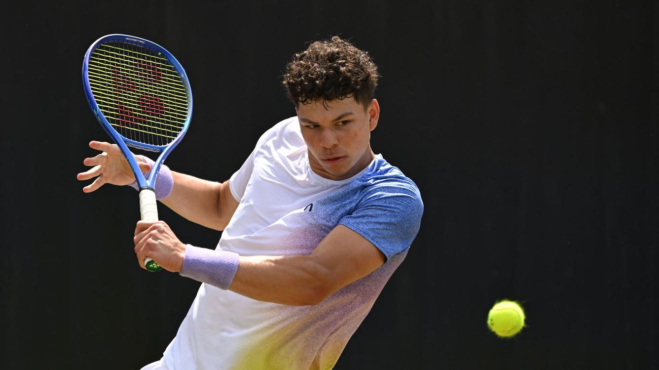 ATP-Turnier: Regen bremst Tennisstars – Shelton kämpft sich weiter