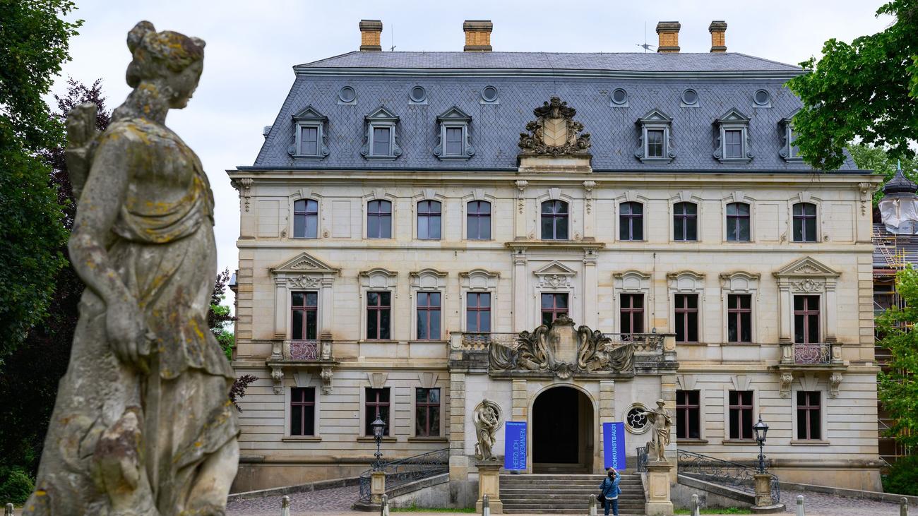 Installationen und Skulpturen: Rohkunstbau zeigt moderne Kunst im Barockschloss