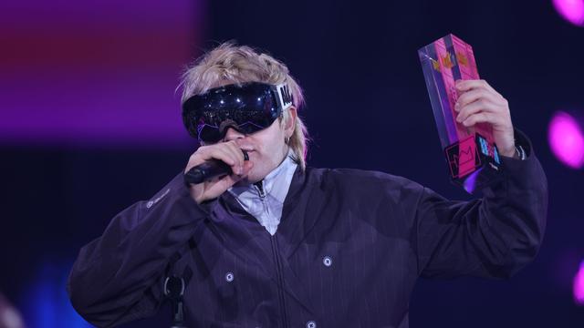 Bild: Werbekonzert: Ski Aggu-Auftritt an der Sonnenallee lockt viele Fans
