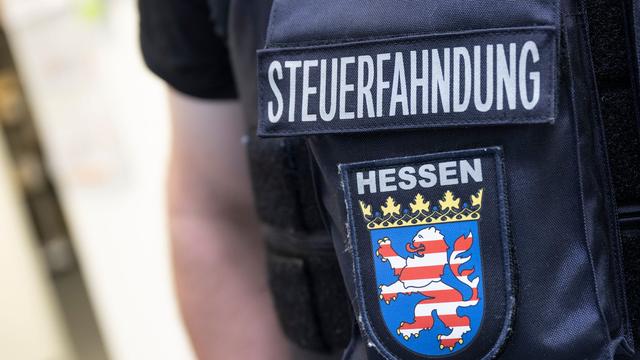Finanzen: Steuerfahnder und Betriebsprüfer sichern Milliarde