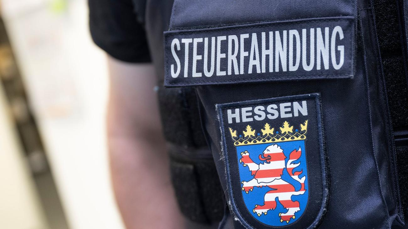 Finanzen: Steuerfahnder und Betriebsprüfer sichern Milliardensumme