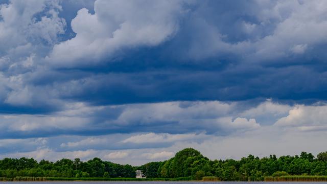 Gewitter möglich: Viele Wolken und Regen in Berlin