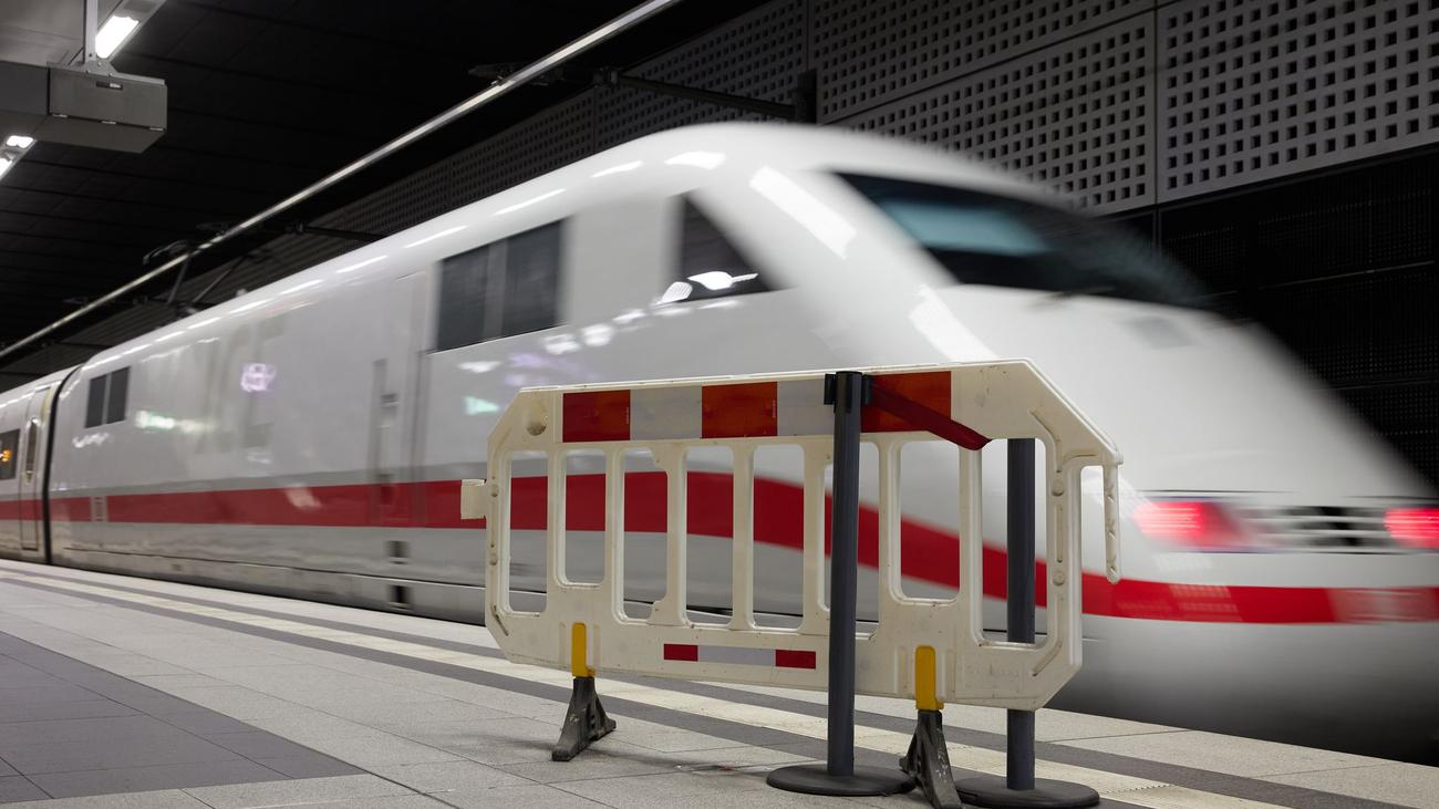 Ende der Generalsanierung: Berlin-Hamburg: Züge rollen wieder - Kleiner Fahrplanwechsel