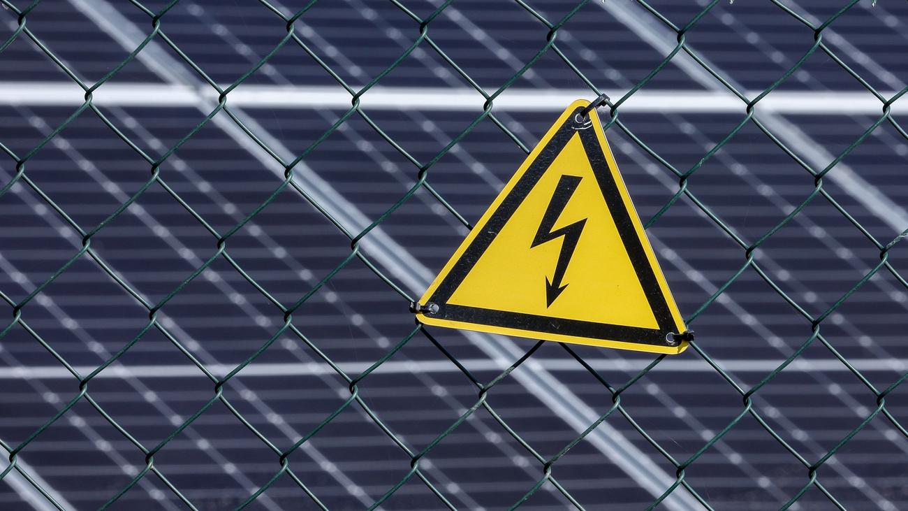 Metalldiebstahl: Kabeldiebe richten hohen Schaden an Solarpark an