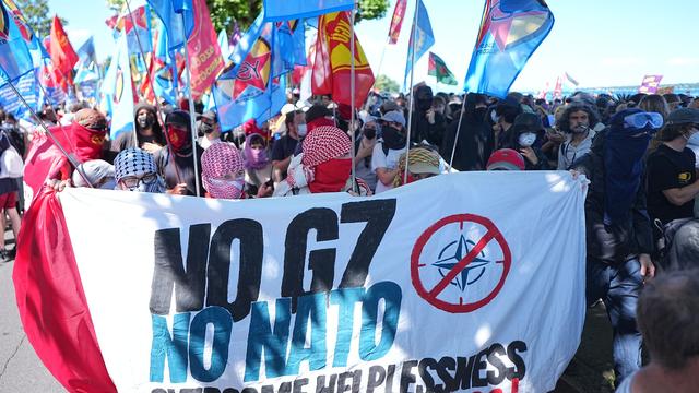 Gipfel in Frankreich: Großer Anti-G7-Protest - Genf im Ausnahmezustand