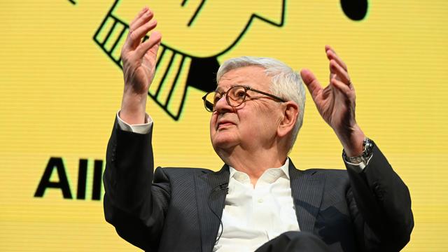 dpa-Interview: Joschka Fischer: Regierung braucht Projekt wie Agenda 2010