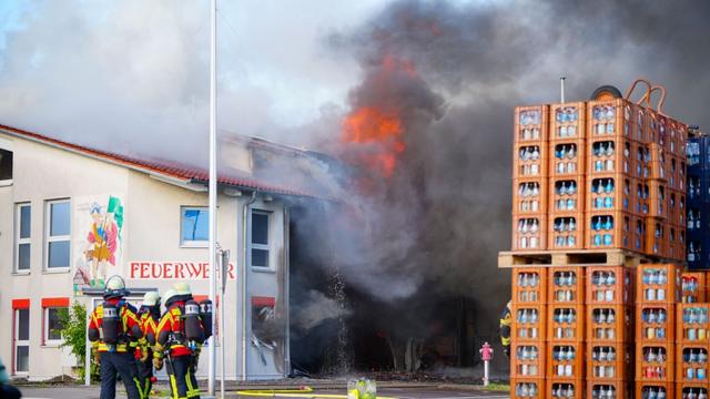 Brände: Feuer im Feuerwehrhaus – Millionenschaden erwartet