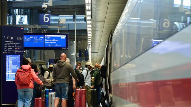 Hamburg-Berlin Train Line Reopens After Renovation Delays