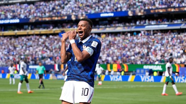 Fußball-WM: Mbappé eröffnet: Frankreich startet mit Sieg in Titelmission