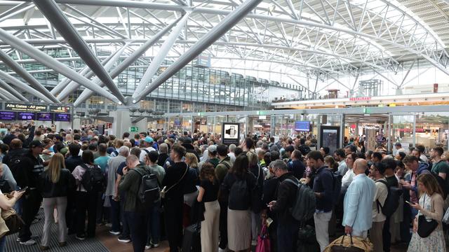 Luftverkehr: Warum gelangte ein Mann in den Airport-Sicherheitsbereich?