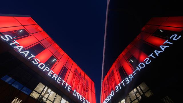 Dresden plans municipal enterprise for theaters without staff cuts