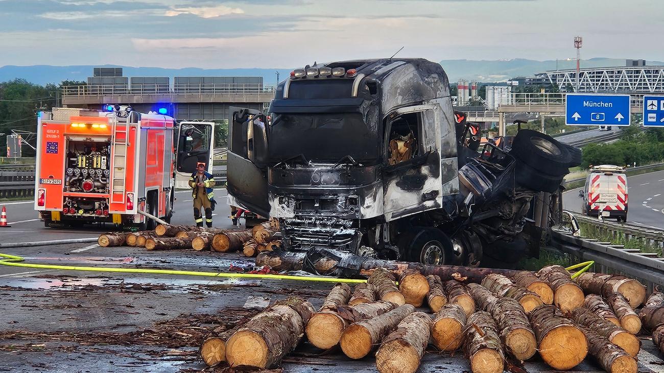 Feuer: Lastwagen fängt Feuer – A8 bleibt nach Brand teils gesperrt