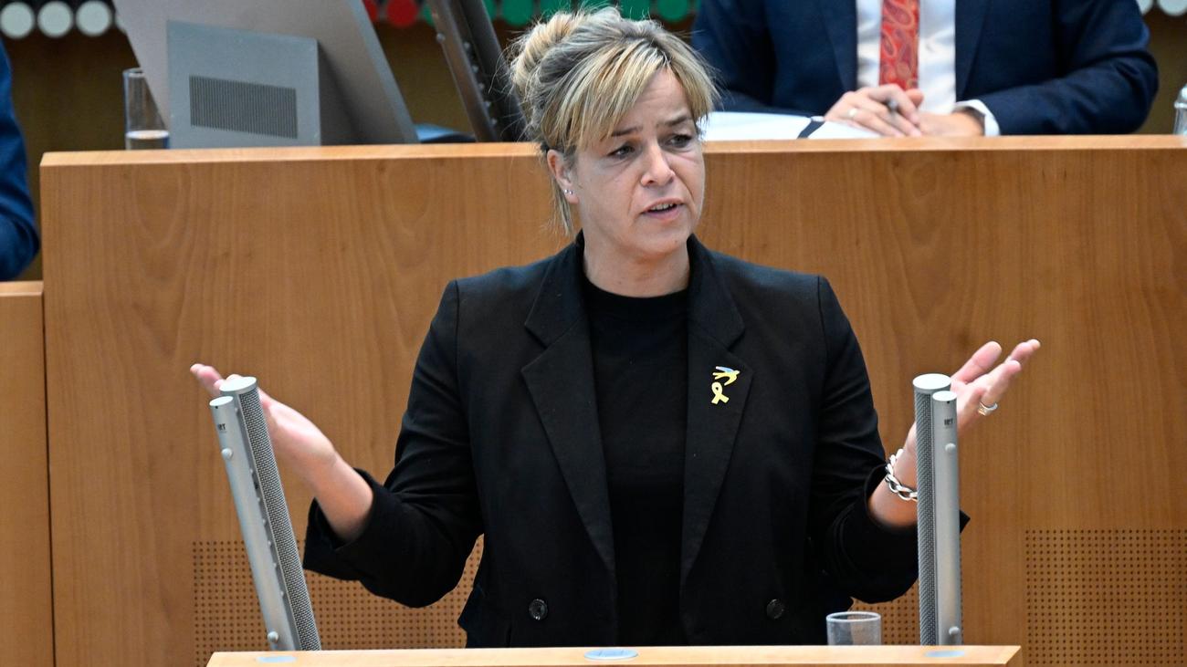 Aktuelle Stunde im Landtag: Neubaur: «Havarie, aber kein Untergang» nach OVG-Urteil