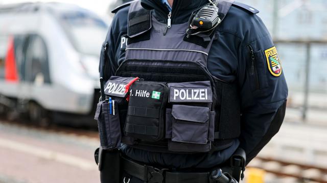 Angriff auf Zugpersonal: Zugbegleiterin von Fahrgast attackiert