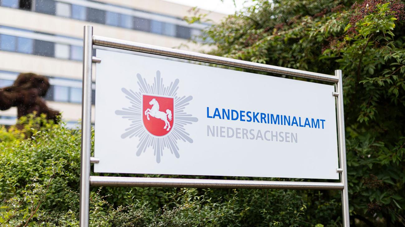 Niedersachsen: Flucht in Peine - Fahnder suchen nach Mörder