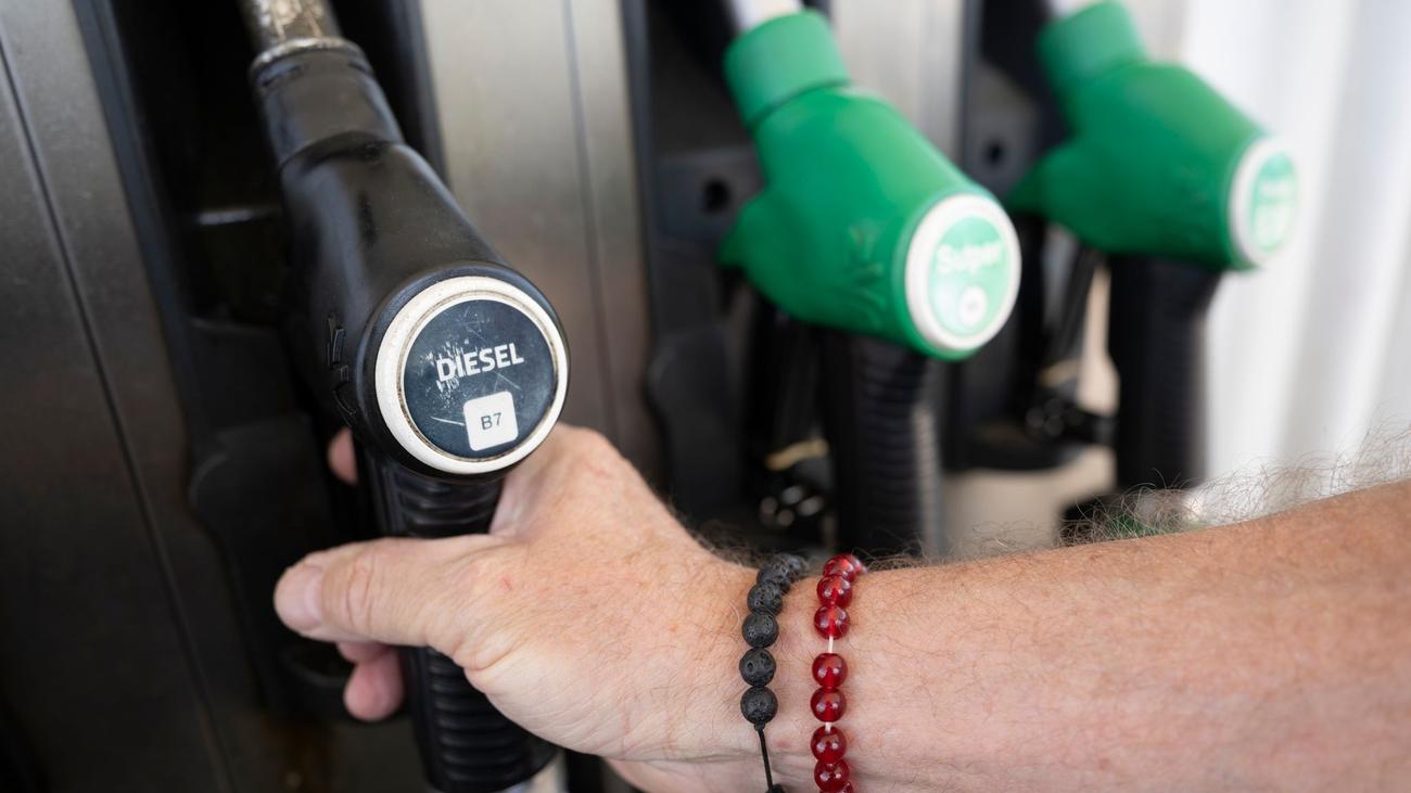 Autokosten: Nur noch 3 Cent teurer: Diesel fast auf Vorkriegsniveau
