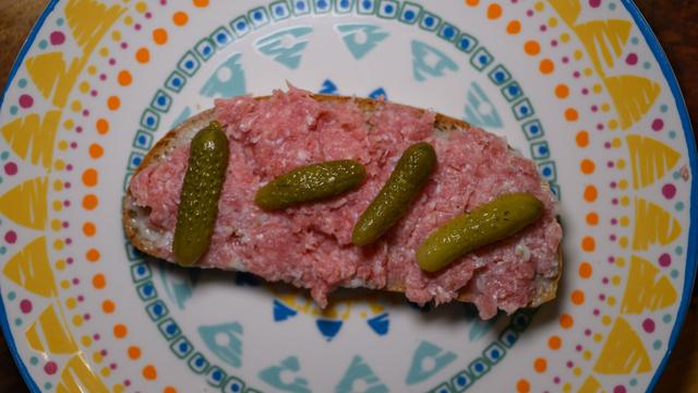Bild: Produktwarnung: Rückruf: Zwiebelmettwurst könnte Bakterien enthalten