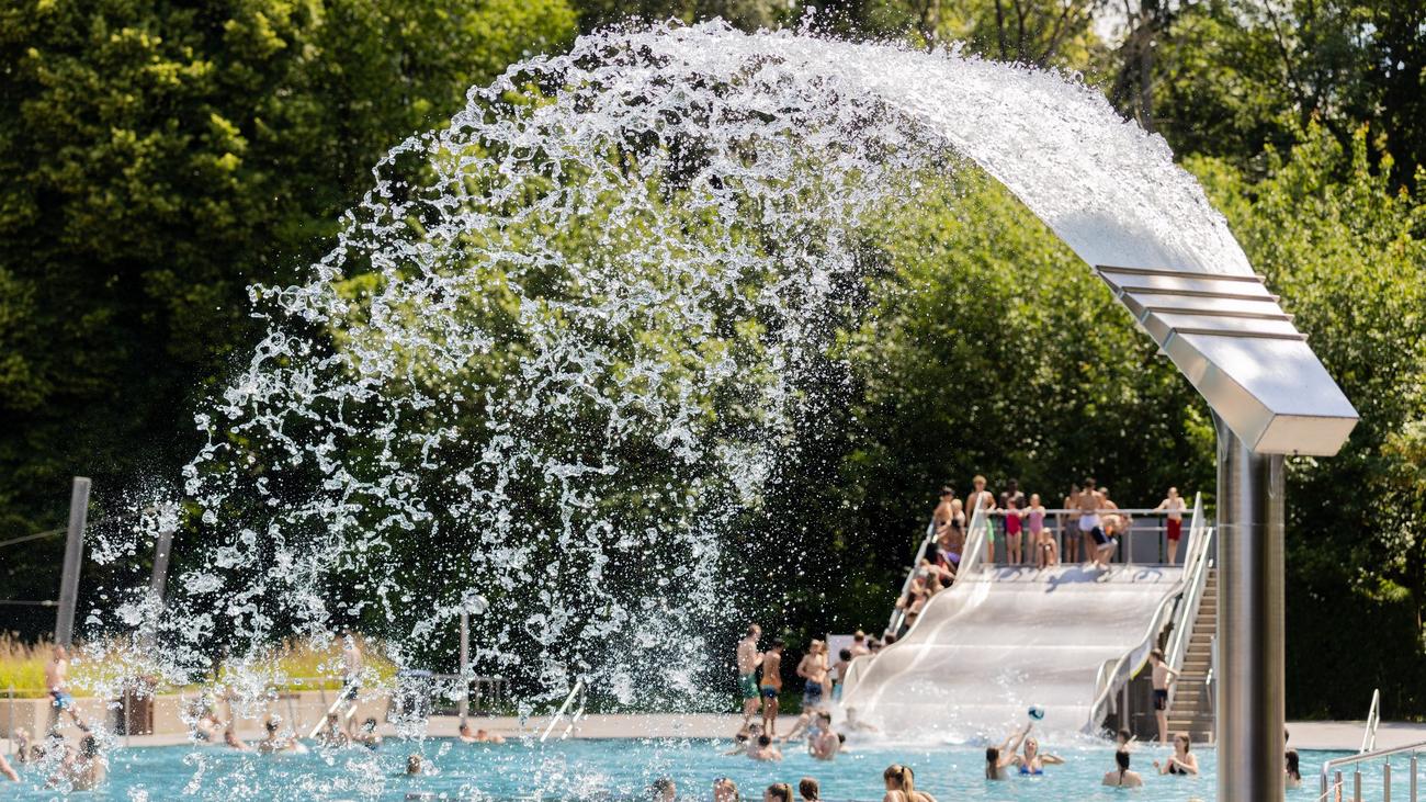 Sommer: Schwülheißes Wetter mit Unwettern in Nordrhein-Westfalen