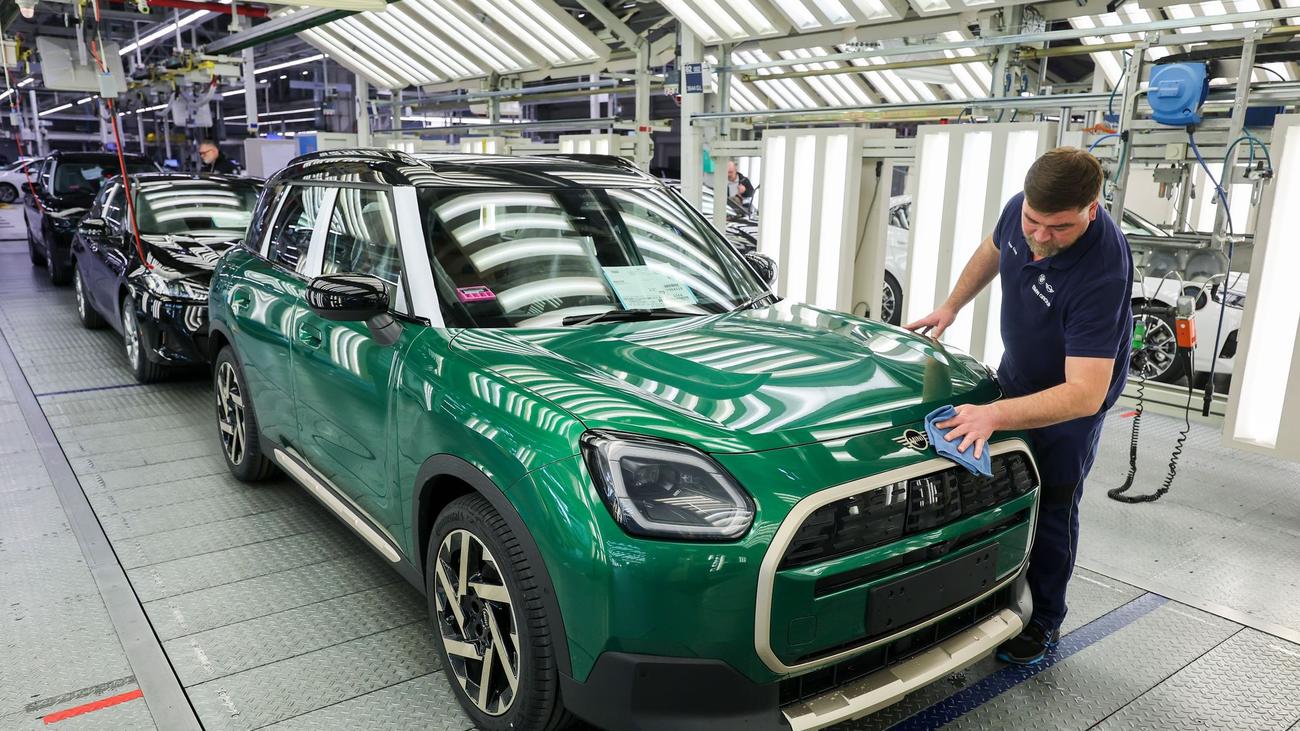 Automobilindustrie: BMW bereitet im Sommer Leipziger Werk für neue E-Autos vor