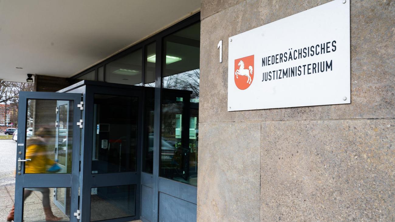Nach Festnahme in Italien: Flucht eines Mörders - Ministerin soll Hintergründe erklären