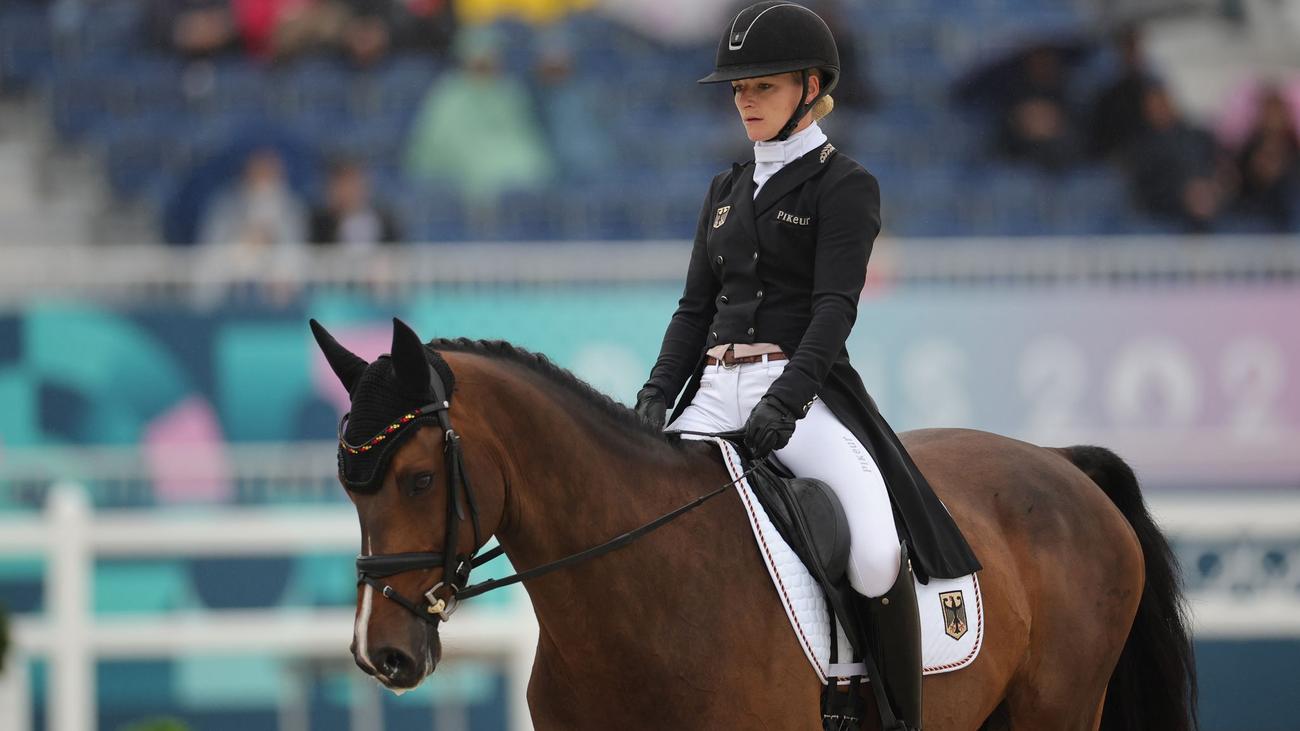 Vielseitigkeitsreiten: Julia Krajewski und Nickel nach der Dressur in Führung